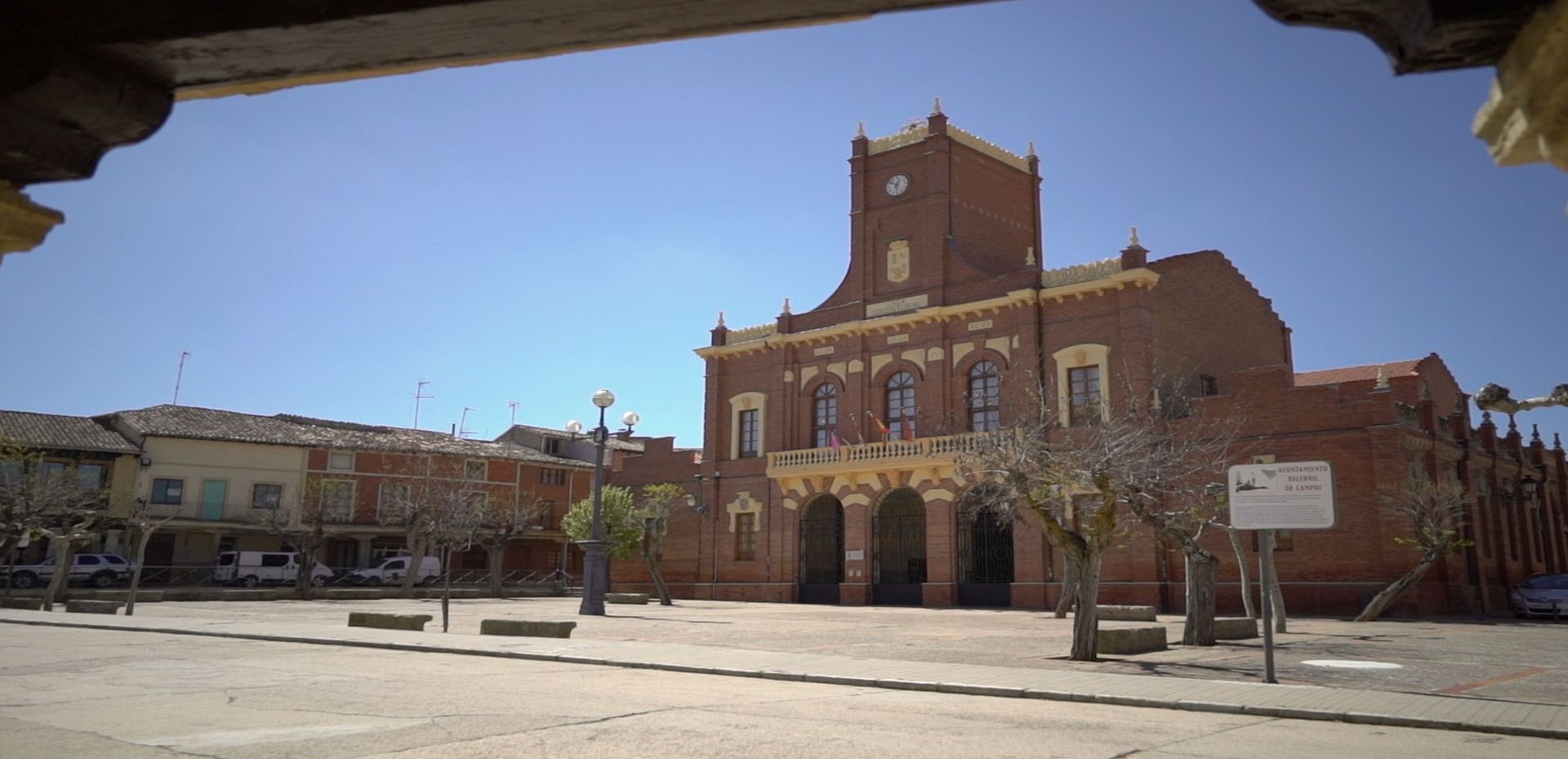 Vista del ayuntamiento de Becerril de Campos