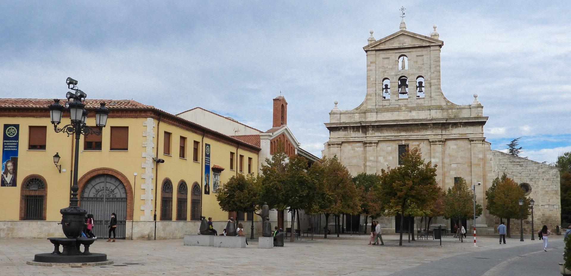 Plaza de la iglesia de San Pablo