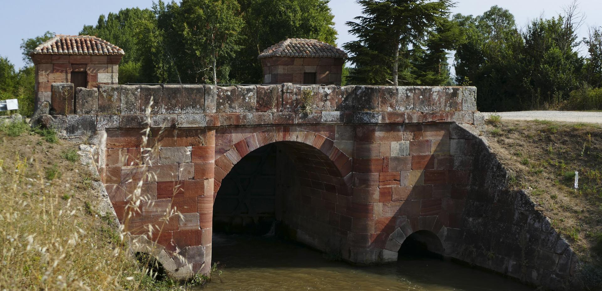 Canal de Castilla a su paso por Herrera de Pisuerga
