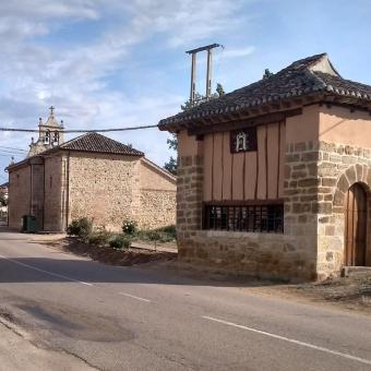 Humilladero del Bendito Cristo y Ermita de la Virgen del Camino, Castrillo de Villavega Humilladero del Bendito Cristo y Ermita de la Virgen del Camino