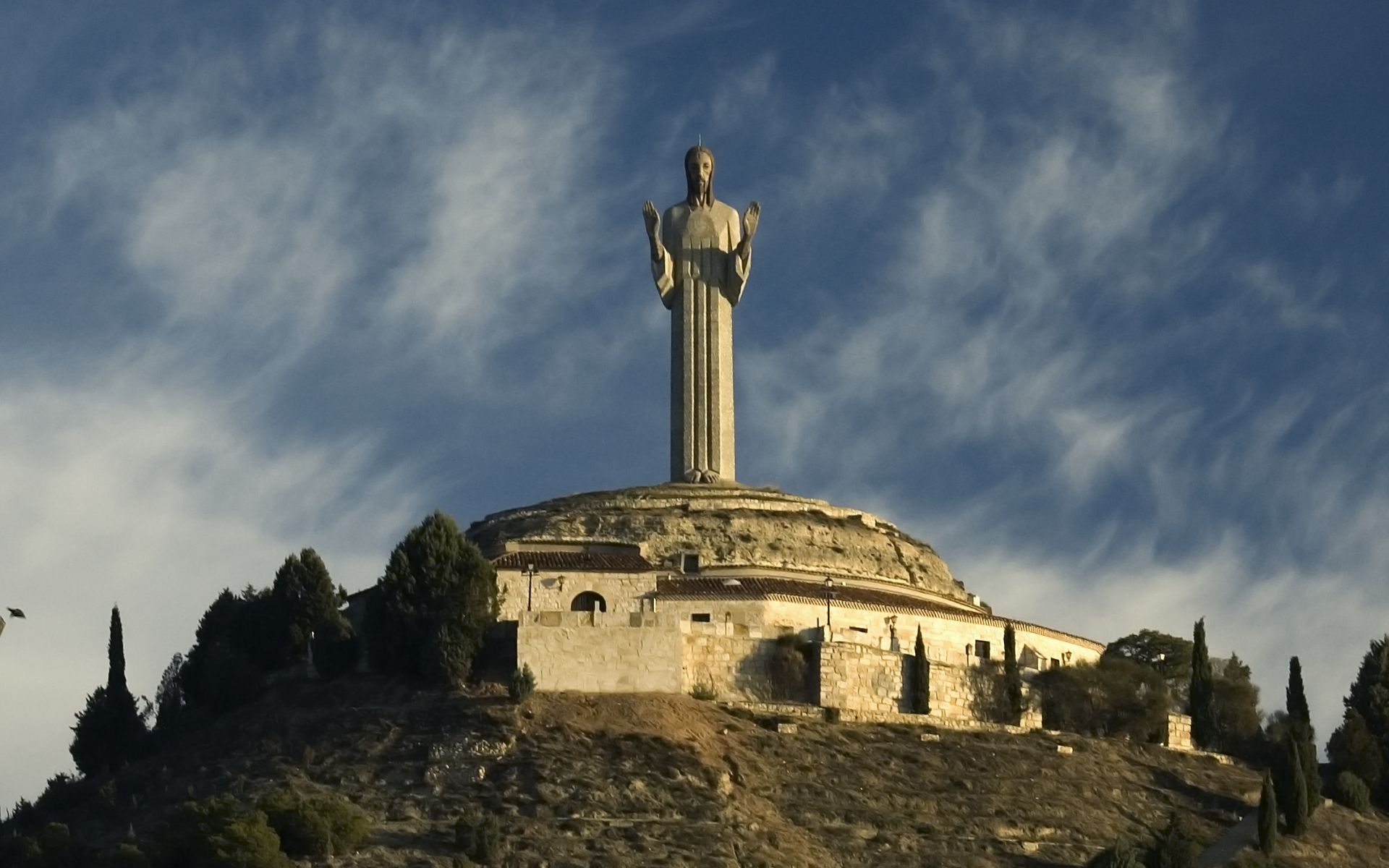 Cristo del Otero Qué ver en Palencia Mejores lugares más bonitos qué ver en Castilla y León