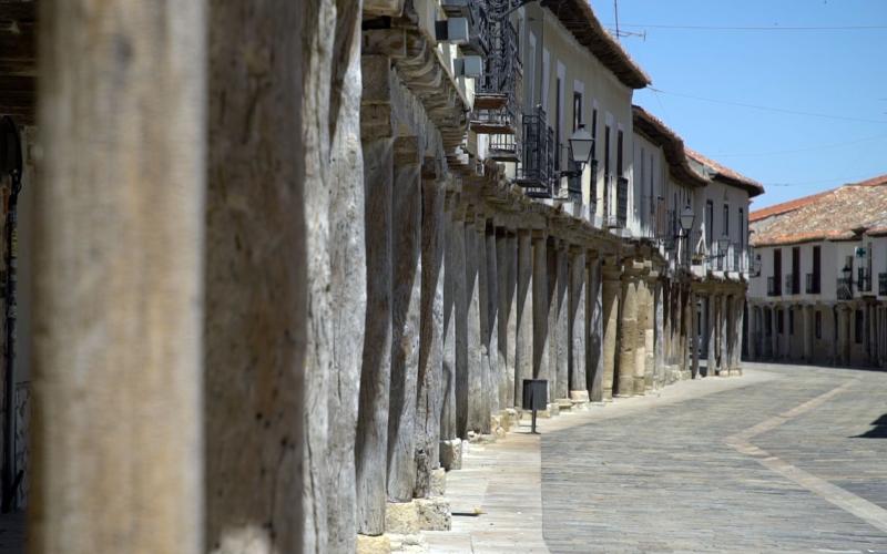 Calle porticada de Ampudia