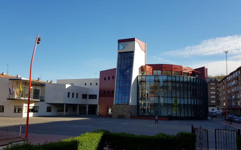 Vista del ayuntamiento de Guardo