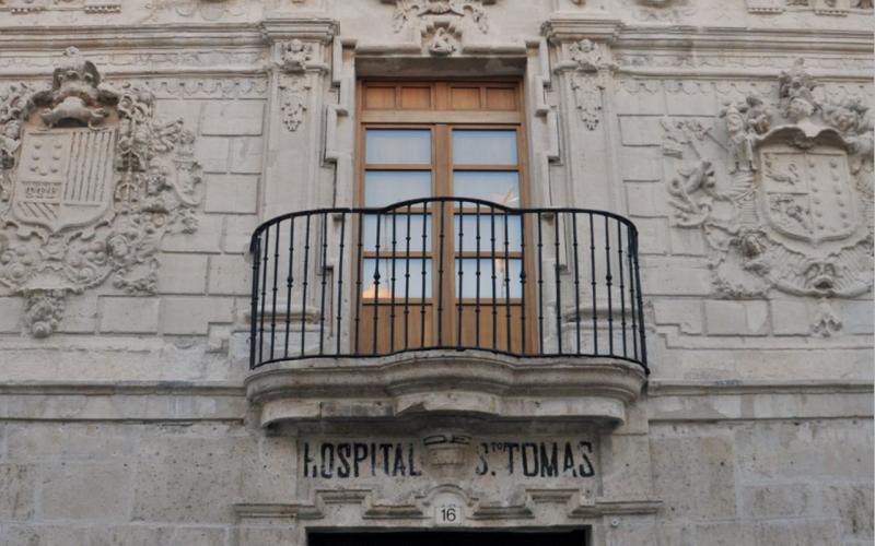 Portada Palacio-Hospital de Santo Tomás