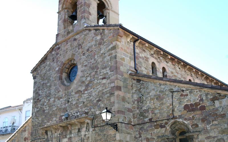 Torre campanario iglesia de Santo Tomás Apóstol