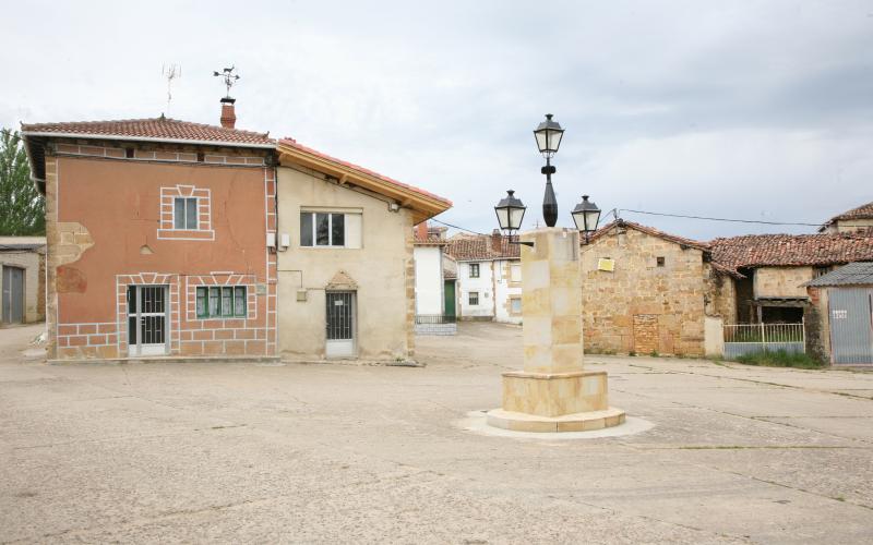 Plaza en la calle Real de Berzosilla