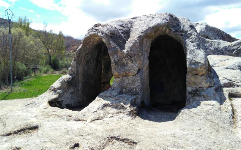 Detalle del eremitorio de San Vicente excavado en la roca 