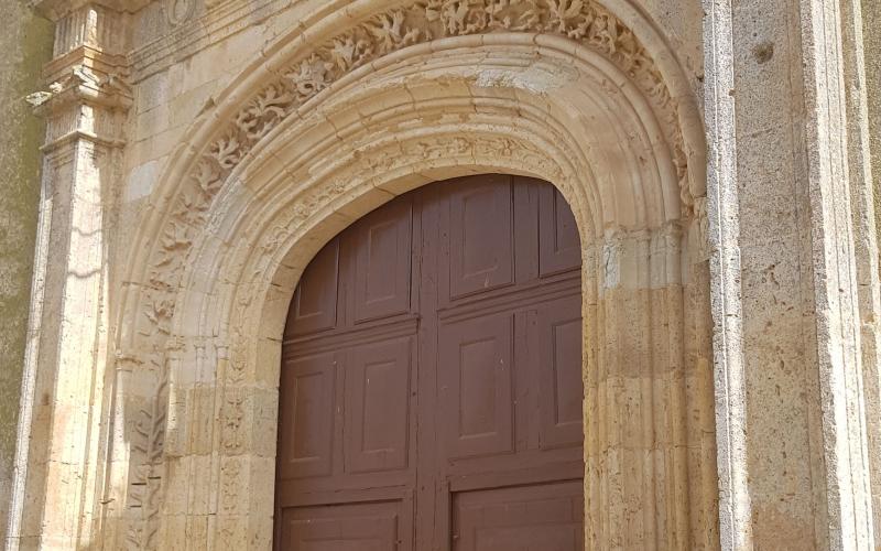 Portada Iglesia de Santa María en Frechilla
