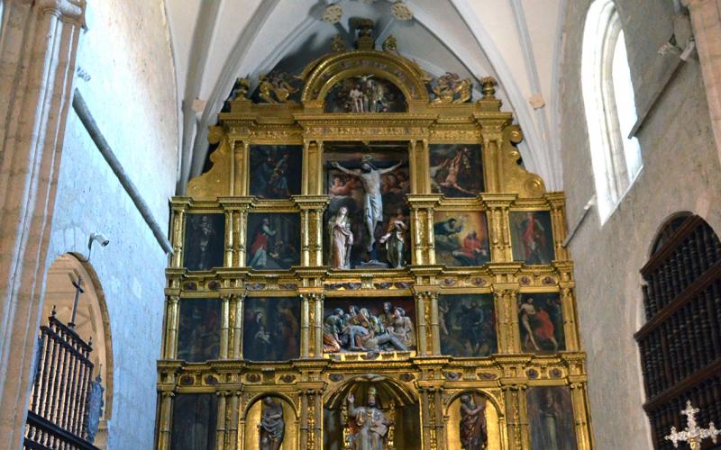 Interior de la Iglesia de San Pedro