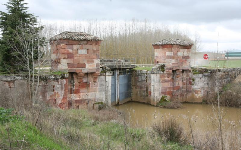 Retención del Canal de Castilla de Herrera de Pisuerga