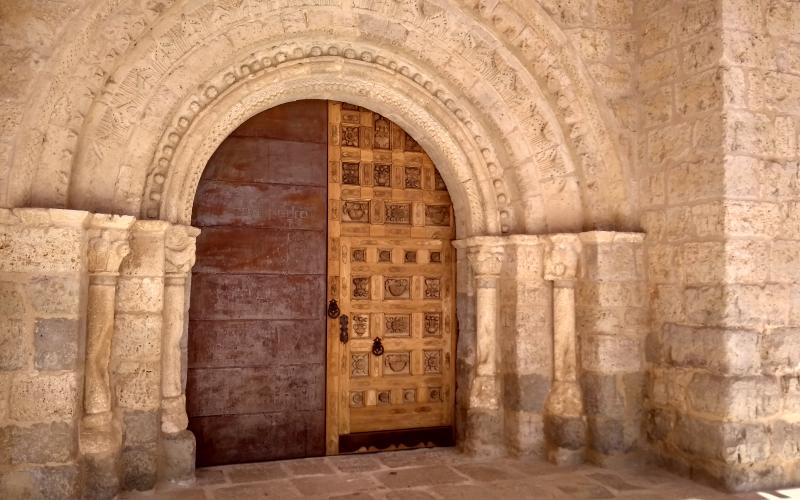 Porta de la iglesia de San Pedro Cultural 