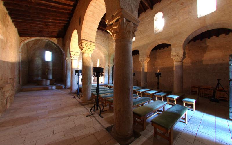 Interior de la basílica de San Juan de Baños