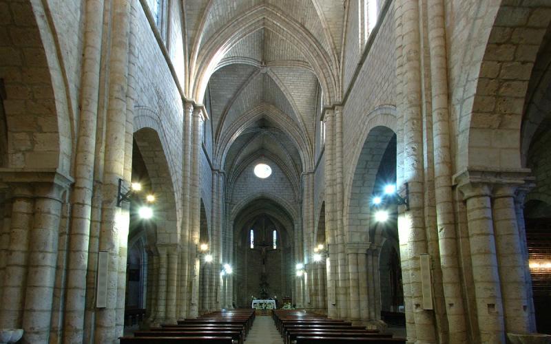 Nave central de la Iglesia de San Miguel desde los pies