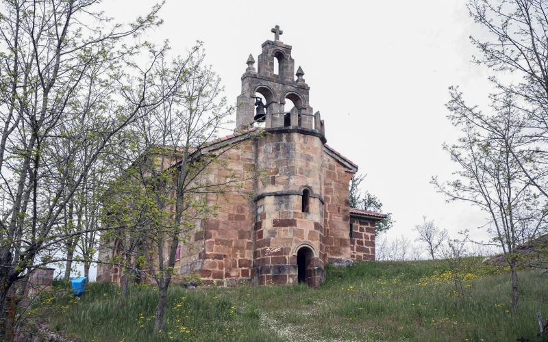 Iglesia Santiago Apóstol en Lastrilla Poniente