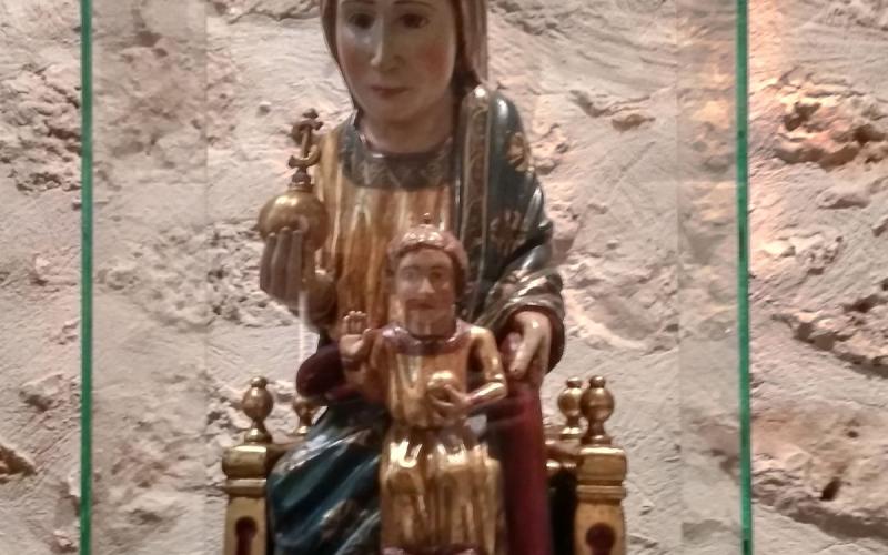 Virgen románica del Brezo