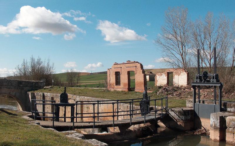 Esclusa Puente del Canal de Castilla de Naveros de Pisuerga