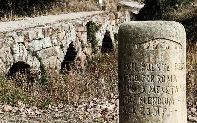 Puente perdiz y miliario