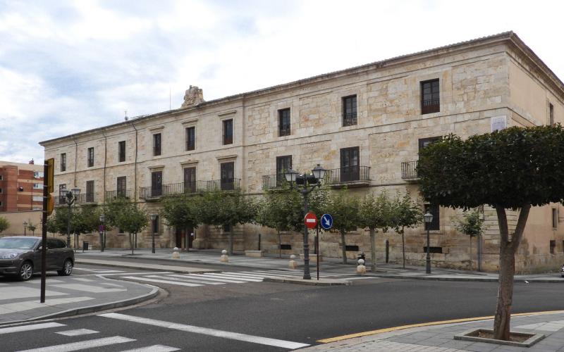 Exterior del Palacio Episcopal de Palencia