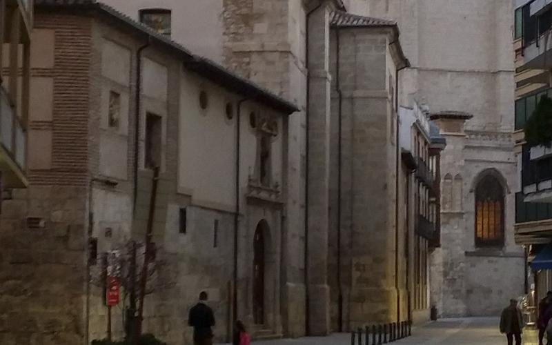 Palencia, al fondo Catedral de San Antolín