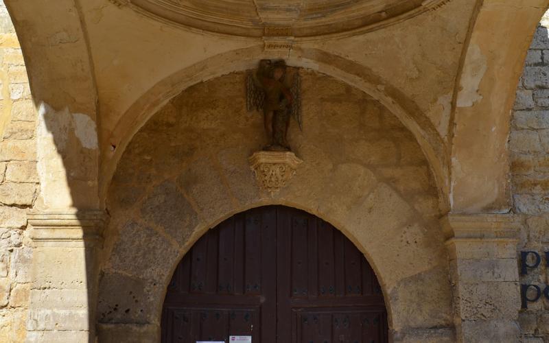 Portada de la Iglesia de San Miguel