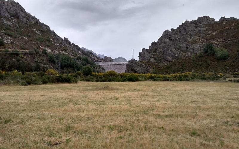 Presa del embalse de Camporrendondo