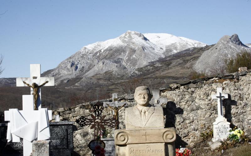 Panorámica Montaña Palentina desde el cementerio de Resoba