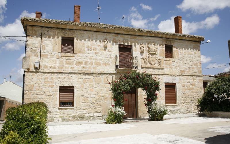 Casa blasonada de Valdecañas de Cerrato