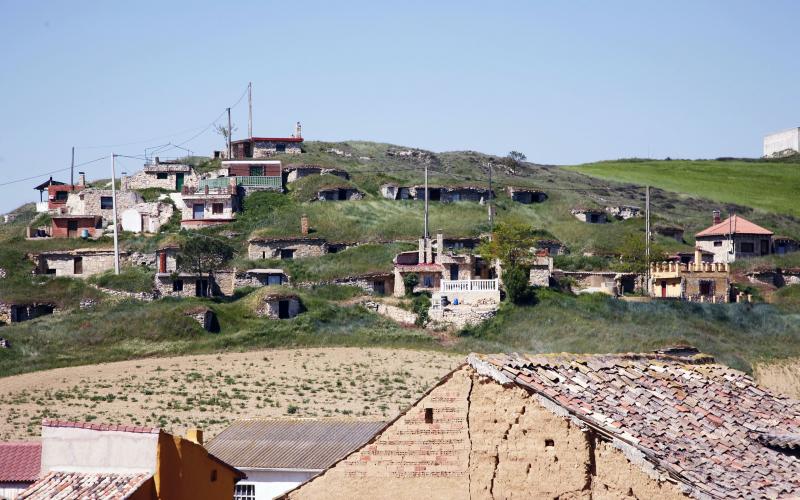 Panorámica barrio de las bodegas de Valdeolmillos