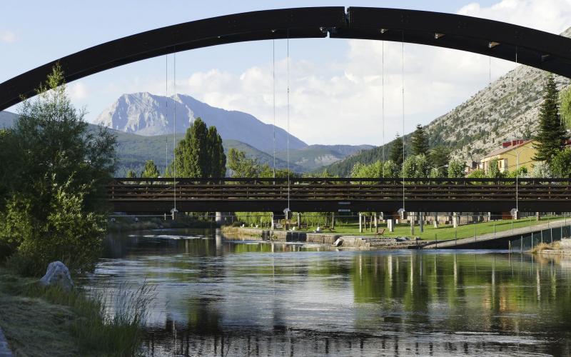 Puente sobre el río Carrión