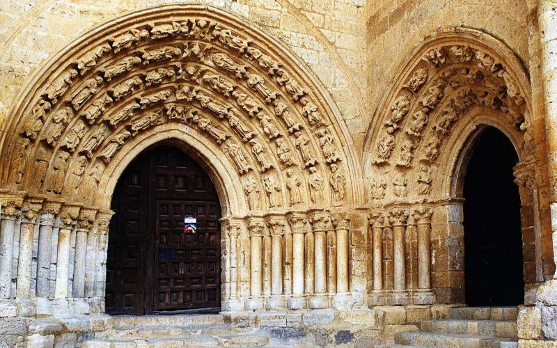 Portada de Santa María la Blanca, Villalcázar de Sirga