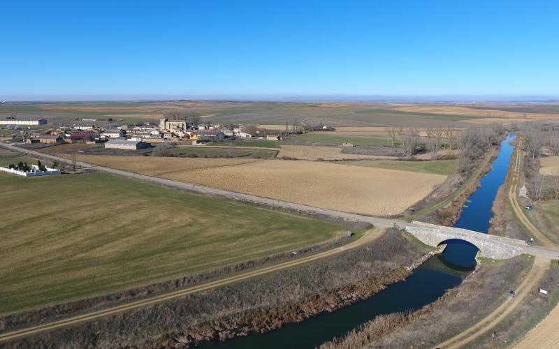 Panorámica Canal de Castilla y Requena de Campos